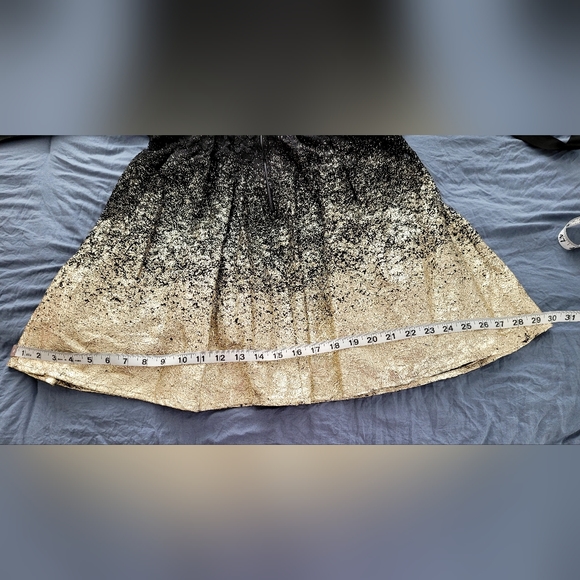 Beautiful strapless Prom Dress/Formal. Black and Gold. Sz 9/10 - Picture 11 of 11